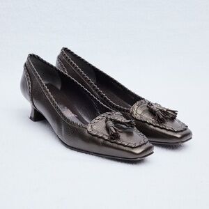 Stuart Weitzman Barclo Cola Old Nappa Kitten Heel